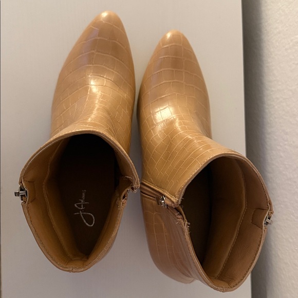 J. Adams Zuma Ankle Bootie Closed Pointed Toe Low Block Heel ZipUp Croc-Embossed - Picture 4 of 6